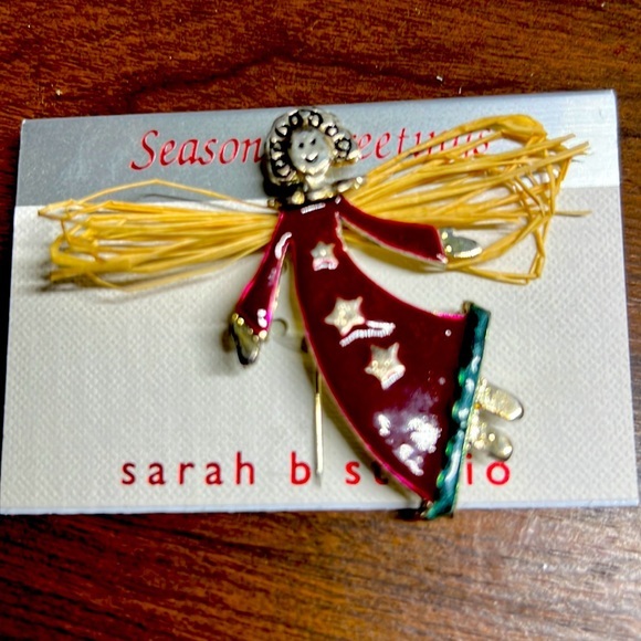 sarah b studio broach - Picture 1 of 1